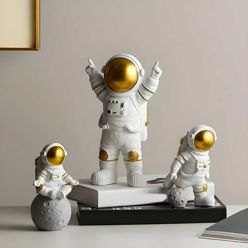 Astronaut Spaceman Statue